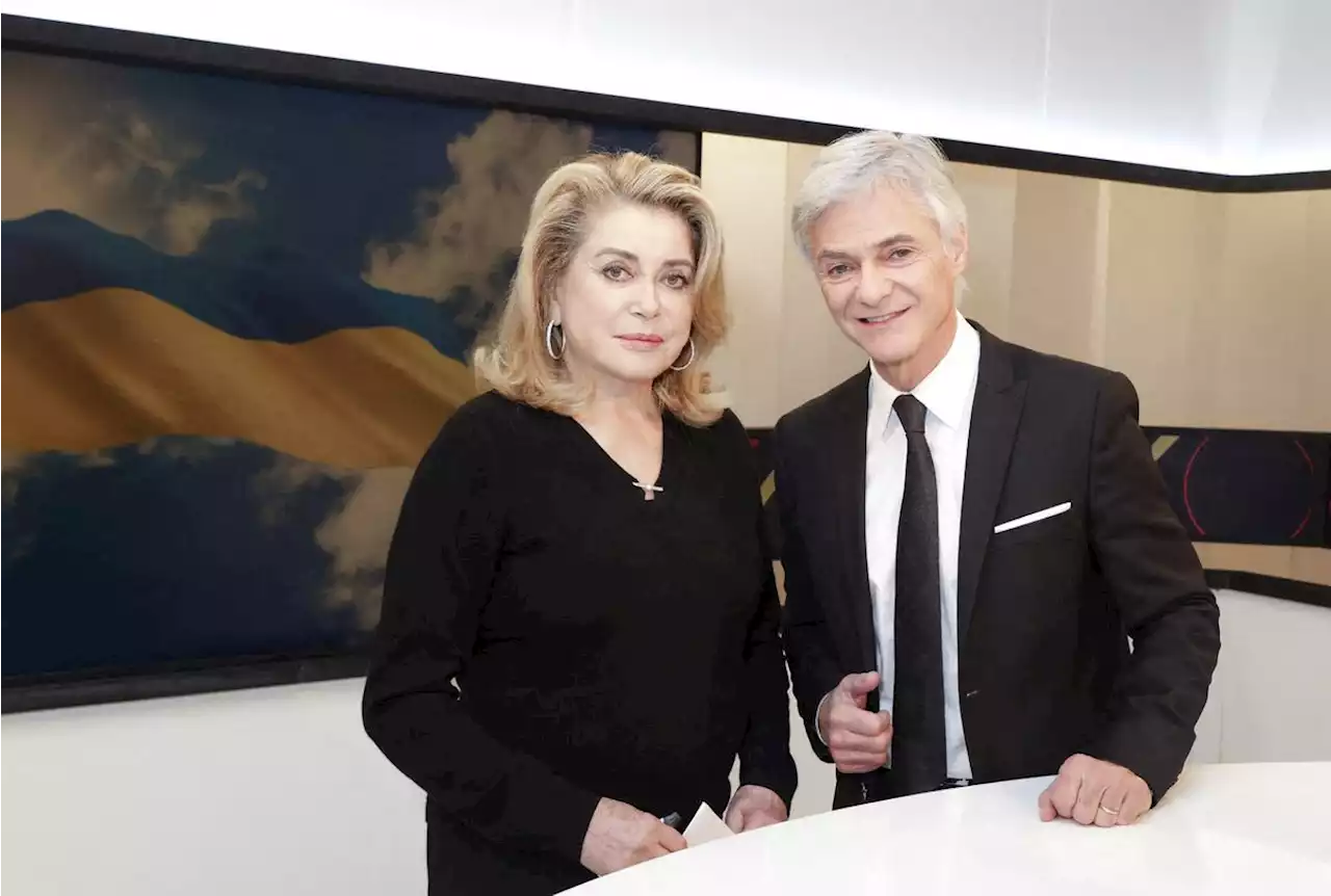 « Face à l’Ukraine » : après un an de guerre, Deneuve et Delon rendent hommage au pays dans une émission