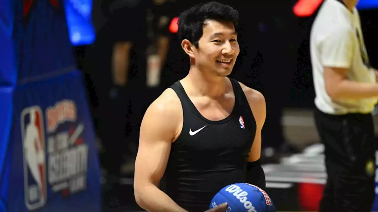 Simu Liu Criticizes Celebrity Look-Alike Segment During NBA All-Star Weekend: “This Wasn’t Cool”