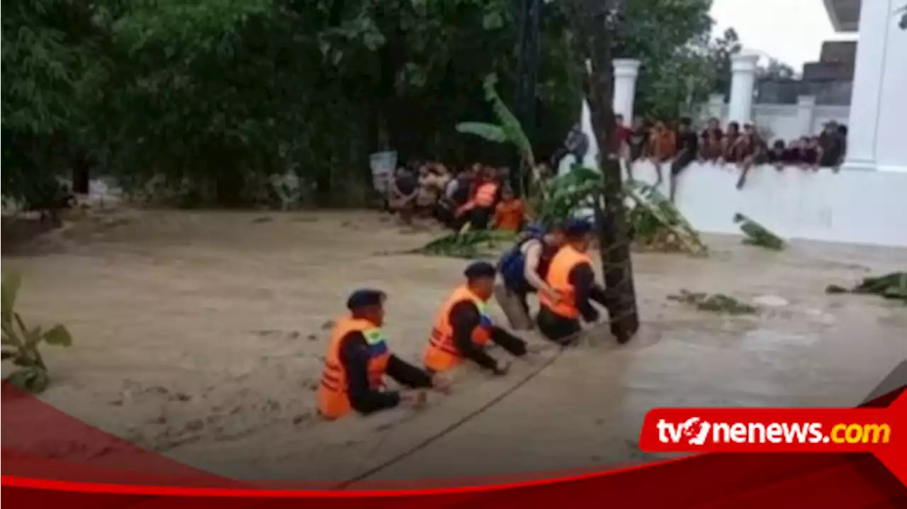 Banjir Bandang Landa Semarang di 4 Titik, PLN Amankan Warga dari Sengatan Listrik