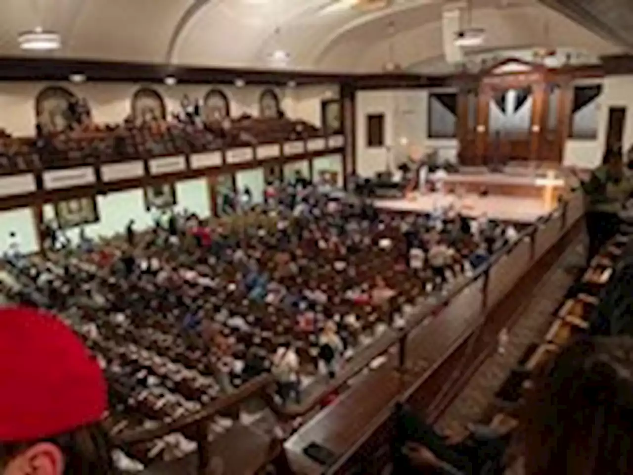 Nonstop worship service at a Kentucky college is spreading through TikTok