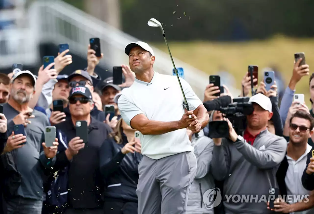 '컷 통과' 우즈, 3라운드 4타 줄여 공동 26위 도약…선두는 람 | 연합뉴스