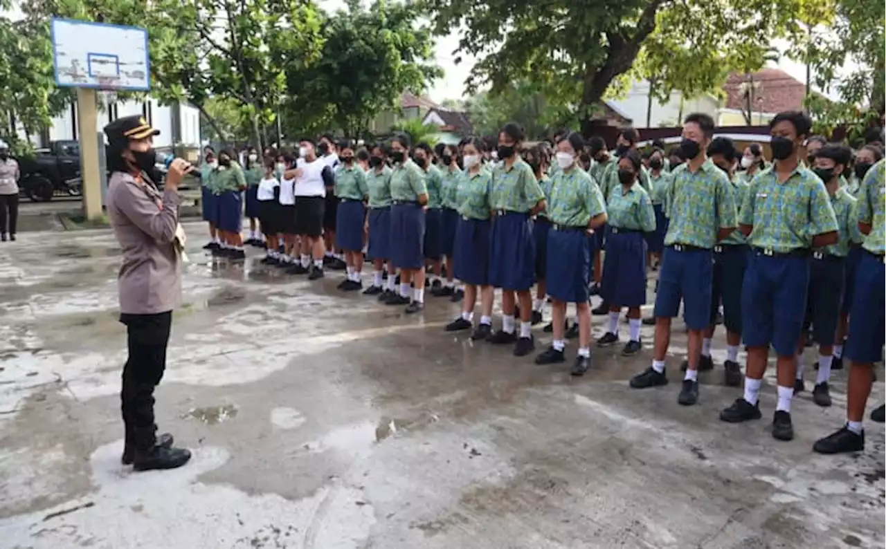 Cegah Kenakalan Remaja, Polres Klaten Gencarkan Program Polwan Goes to School