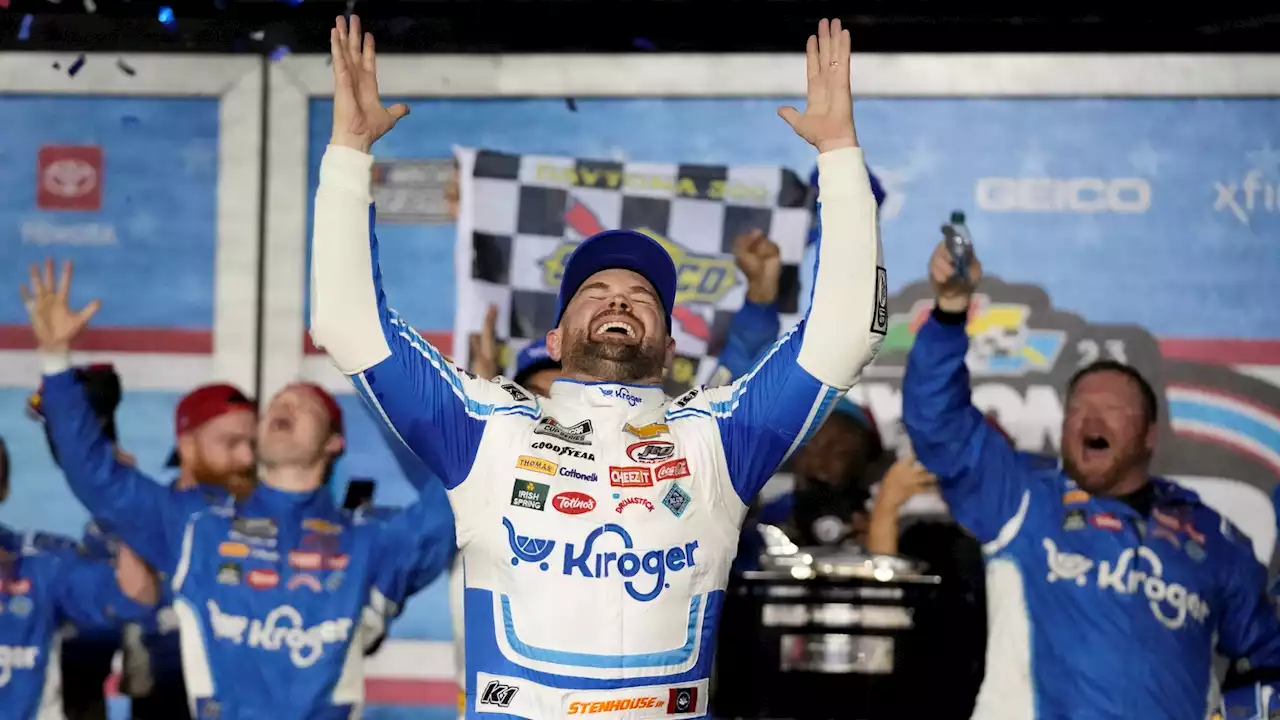 Ricky Stenhouse Jr. wins Daytona 500, longest in history