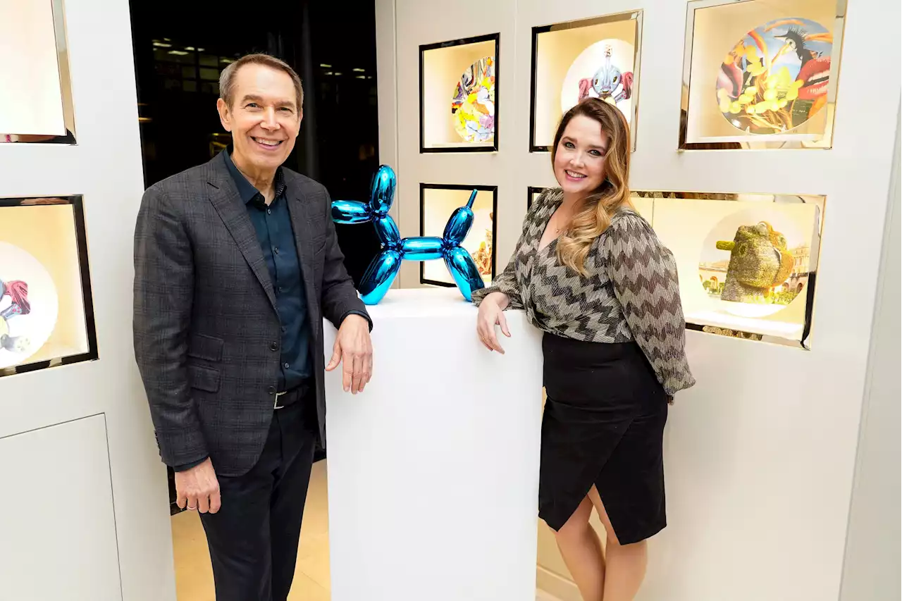 Whoops! A Clumsy Art Fair Visitor Shattered a $42,000 Jeff Koons Balloon Dog Sculpture in Miami | Artnet News