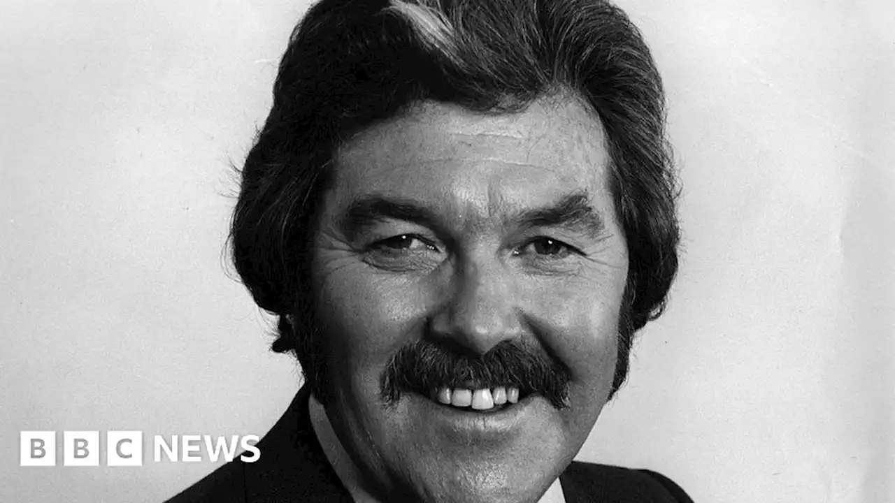 Dickie Davies, host of ITV's World of Sport for nearly two decades, dies