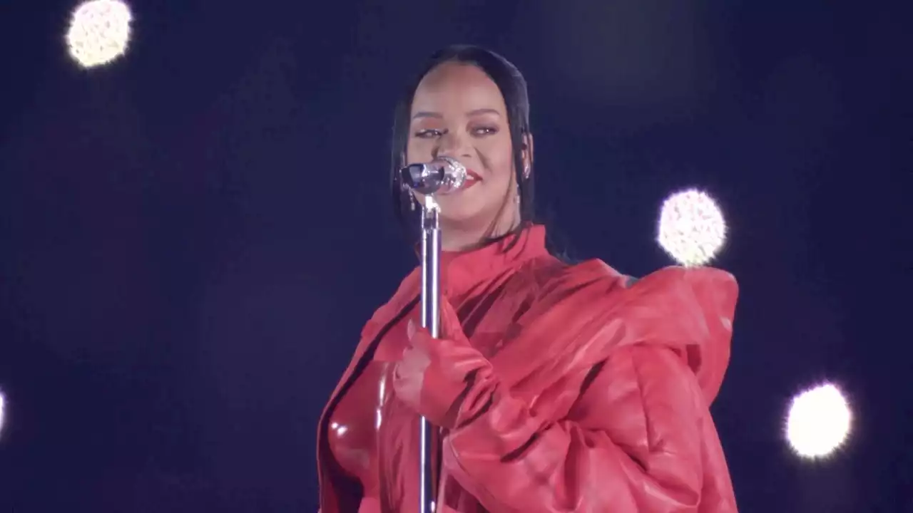 Rihanna : ce bijou porté lors du show du Super Bowl qui fait couler beaucoup d'encre