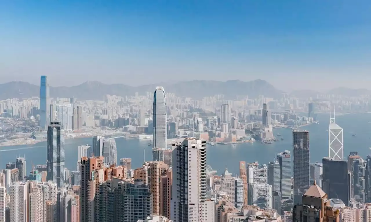 Hong Kong to allow retail traders to put money on larger crypto tokens
