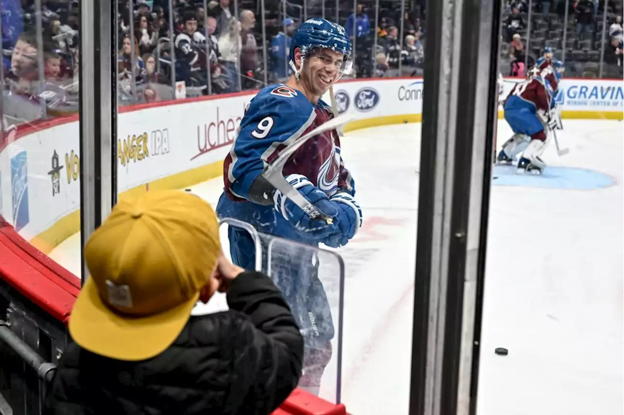 How Avalanche’s Evan Rodrigues won over Colorado hearts with pregame puck ritual with sons