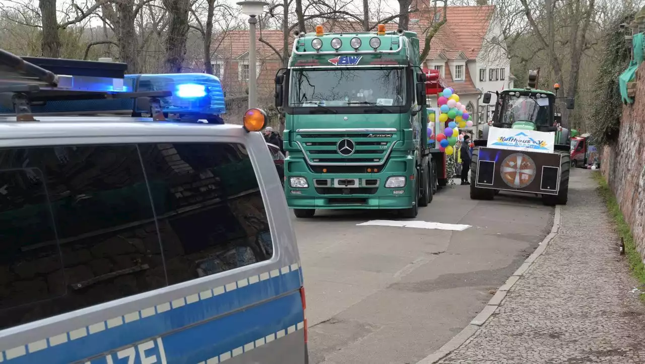 Halle (Saale): Frau an Rosenmontag schwer verletzt – Karnevalsumzug abgebrochen