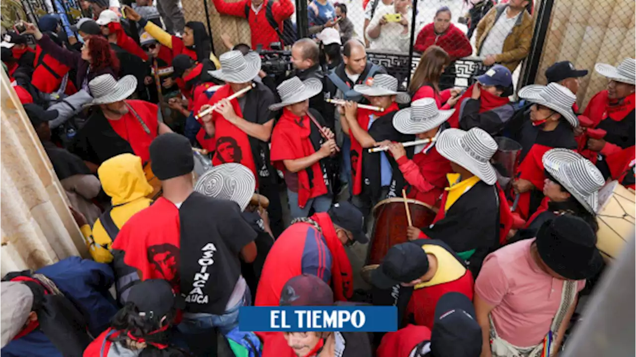 Se levanta protesta de profesores indígenas del Cauca en la Plaza de Bolívar