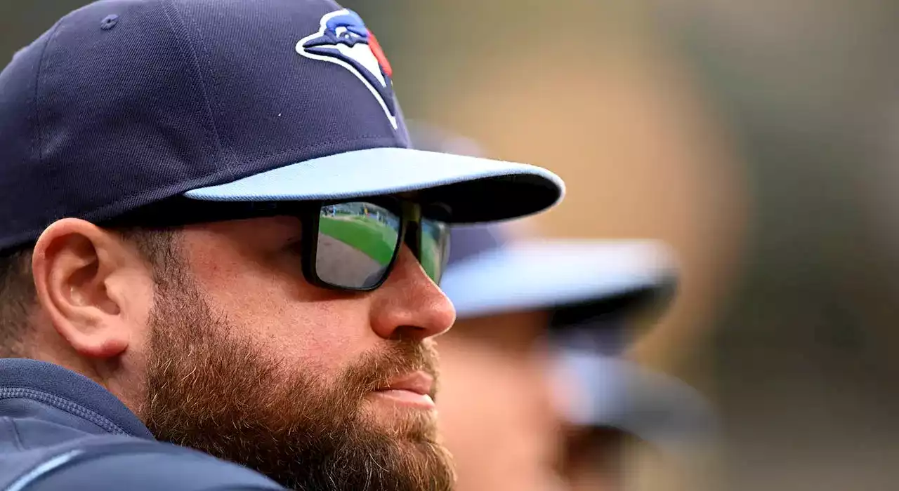 Blue Jays manager John Schneider saves woman choking at lunch, given free beer by restaurant