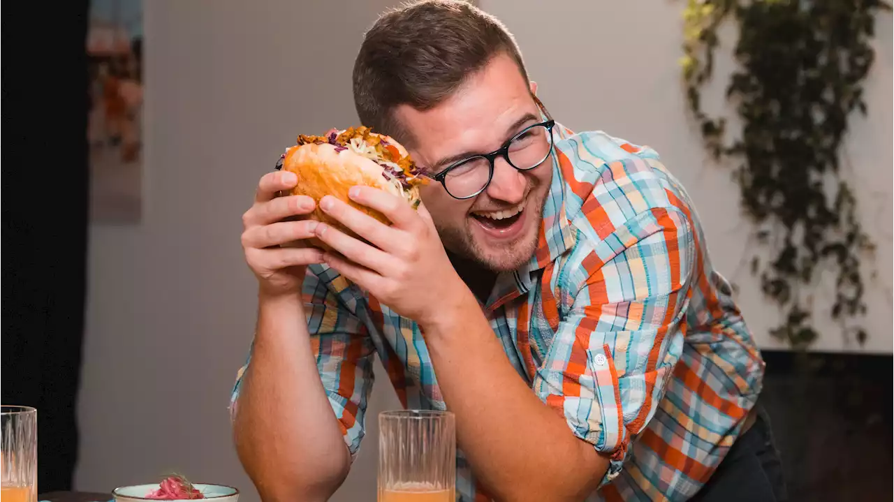 Vom Autohaus zu TikTok: Darum wird Clemens Brock für seine Social-Media-Werbung gefeiert