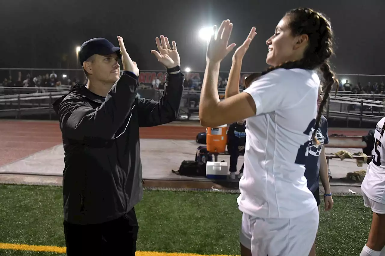 Coach's cancer battle pulls Kingwood girls soccer team closer