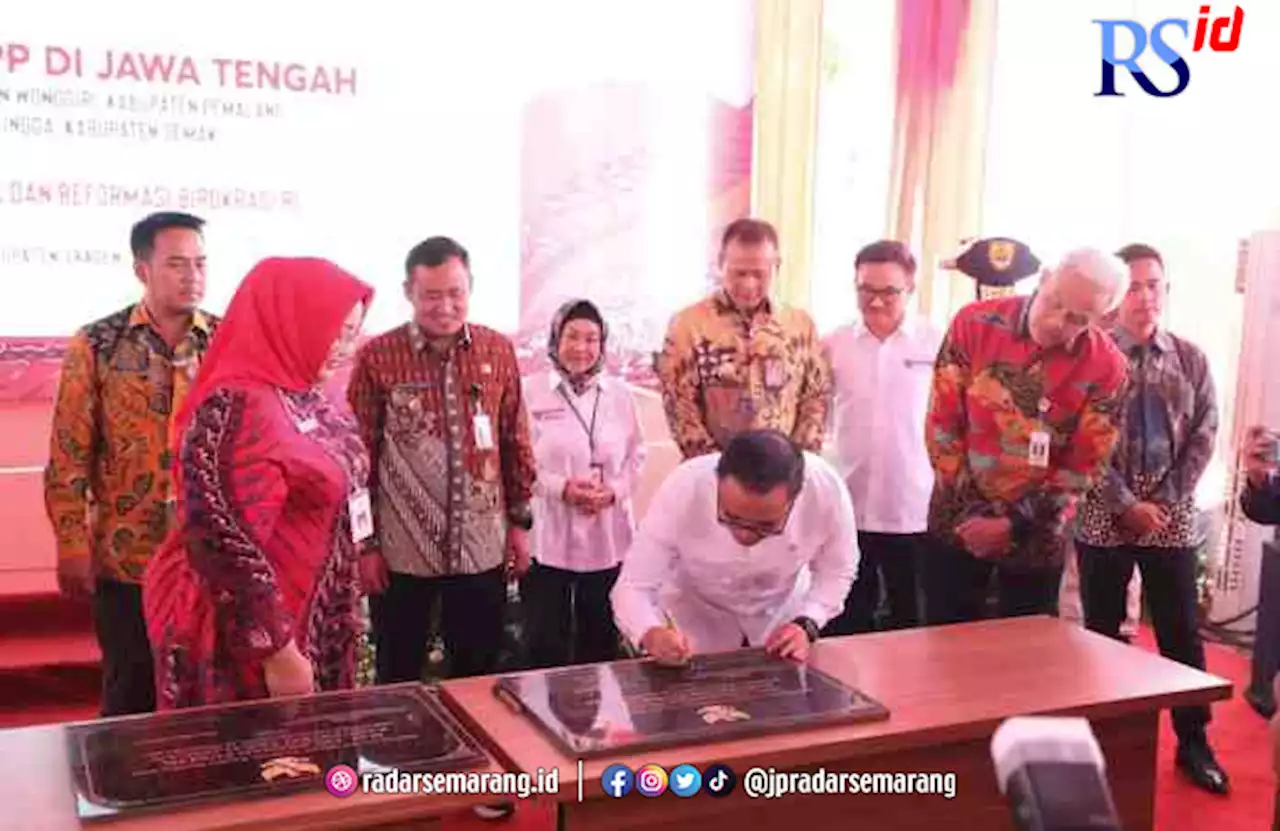 Gubernur Ganjar Dampingi Menpan-RB Resmikan 7 MPP Baru di Jateng