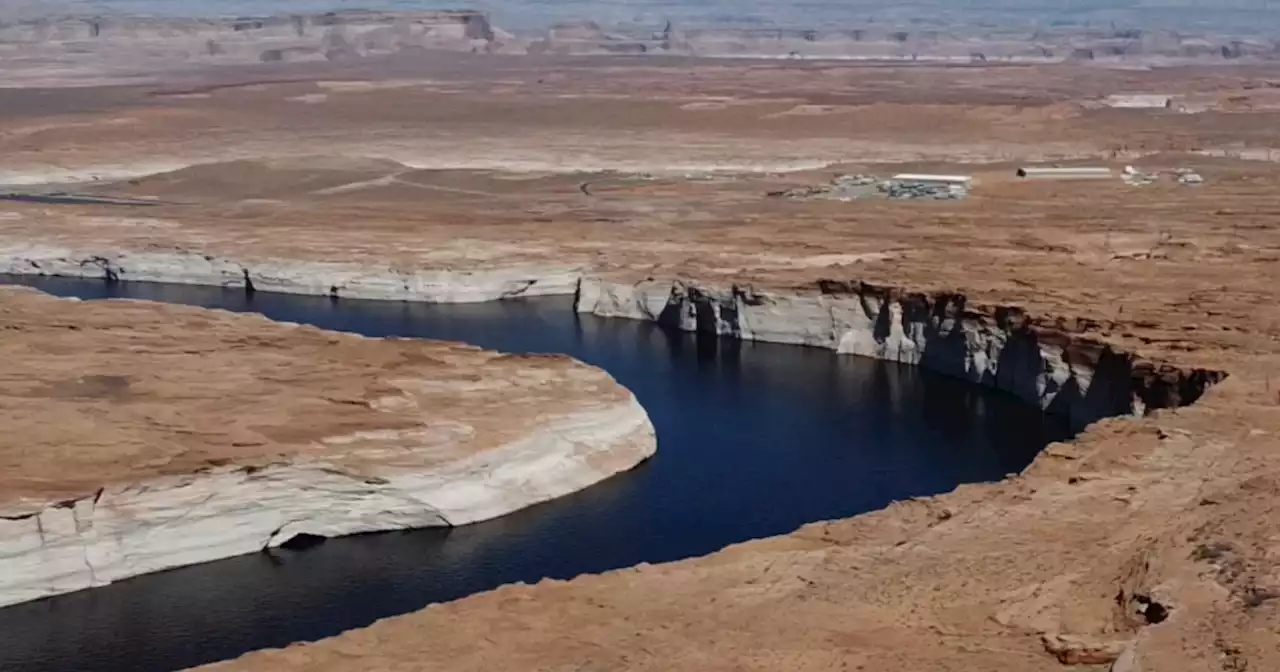 Lake Powell drops to a new record low as feds scramble to prop it up