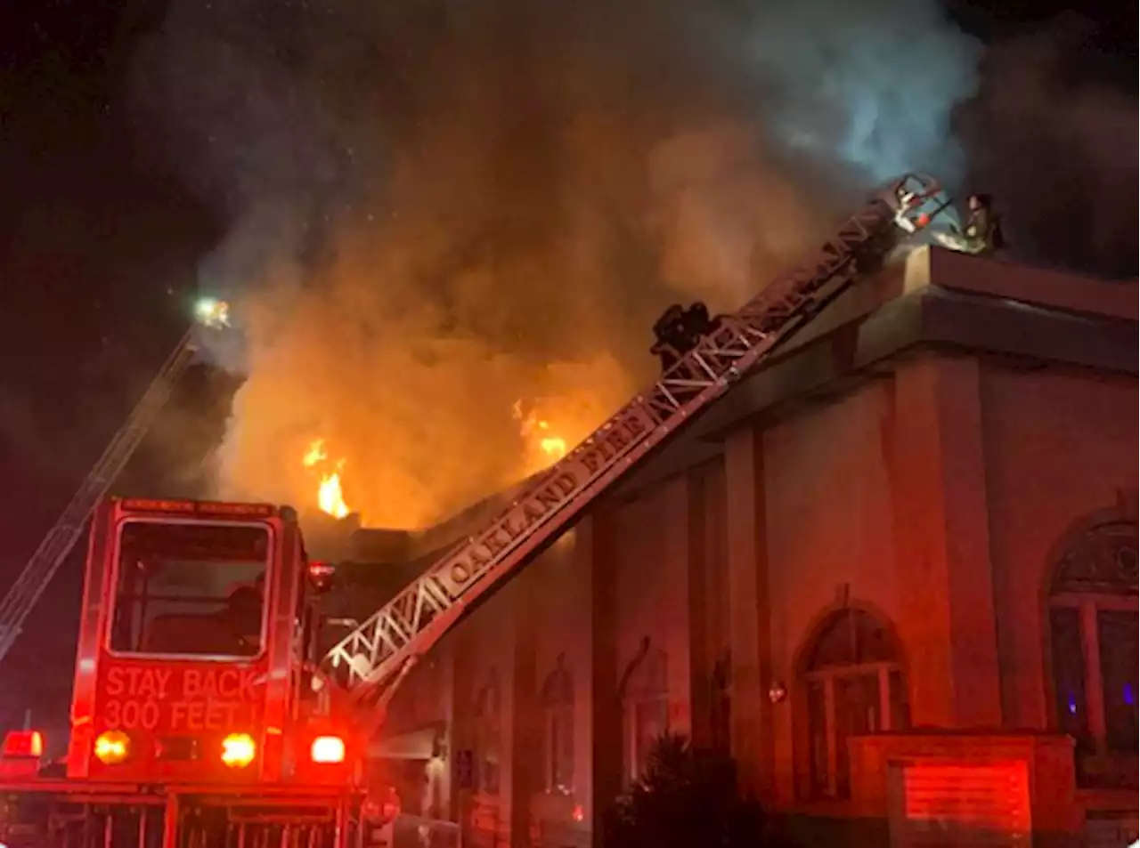 Fire breaks out at Oakland church