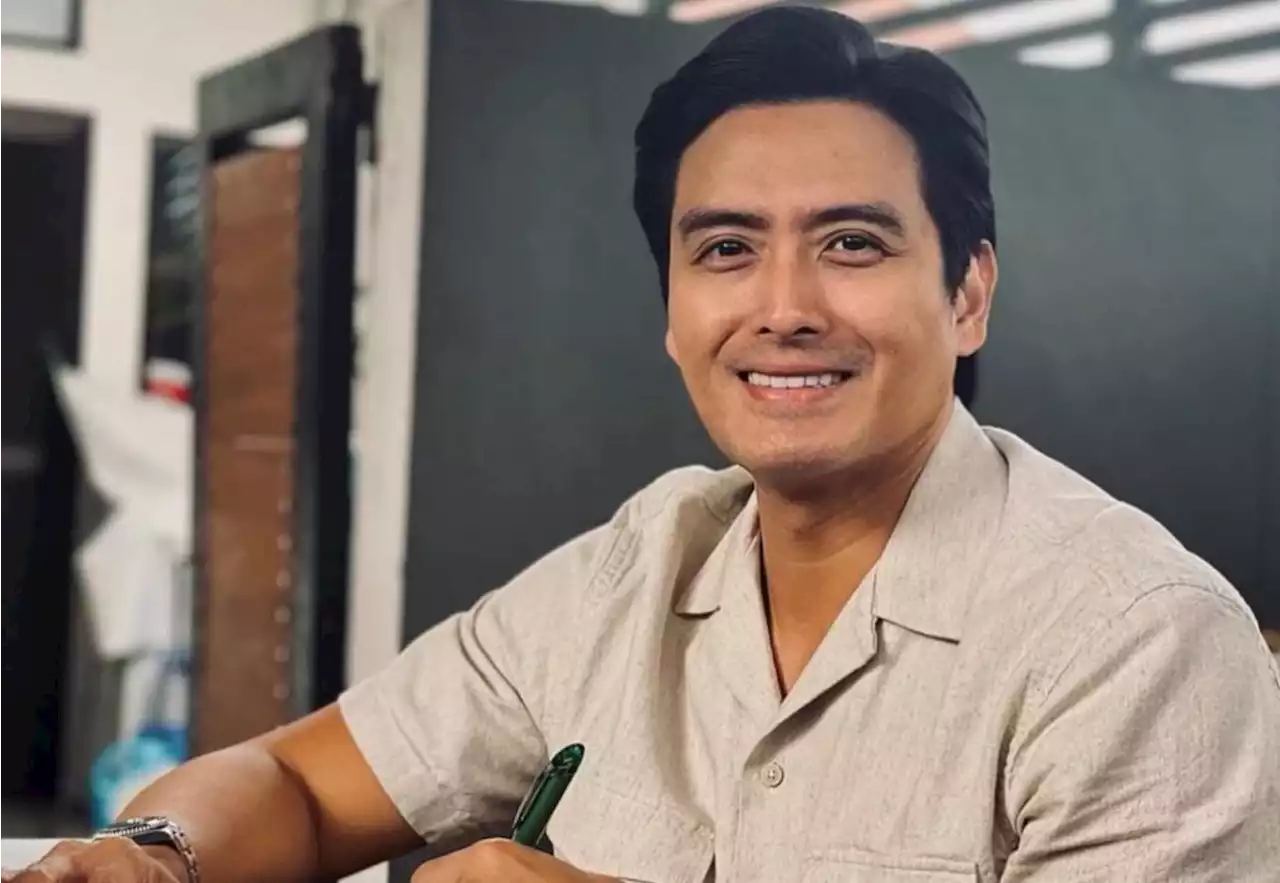 Alfred Vargas returns to school after stint in politics