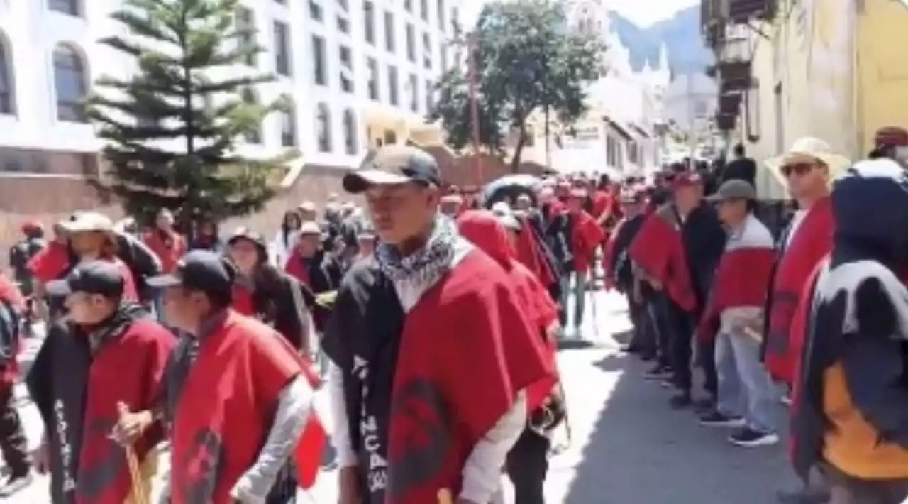 Gobierno llega a un acuerdo con profesores del Cauca asentados en la Plaza de Bolívar