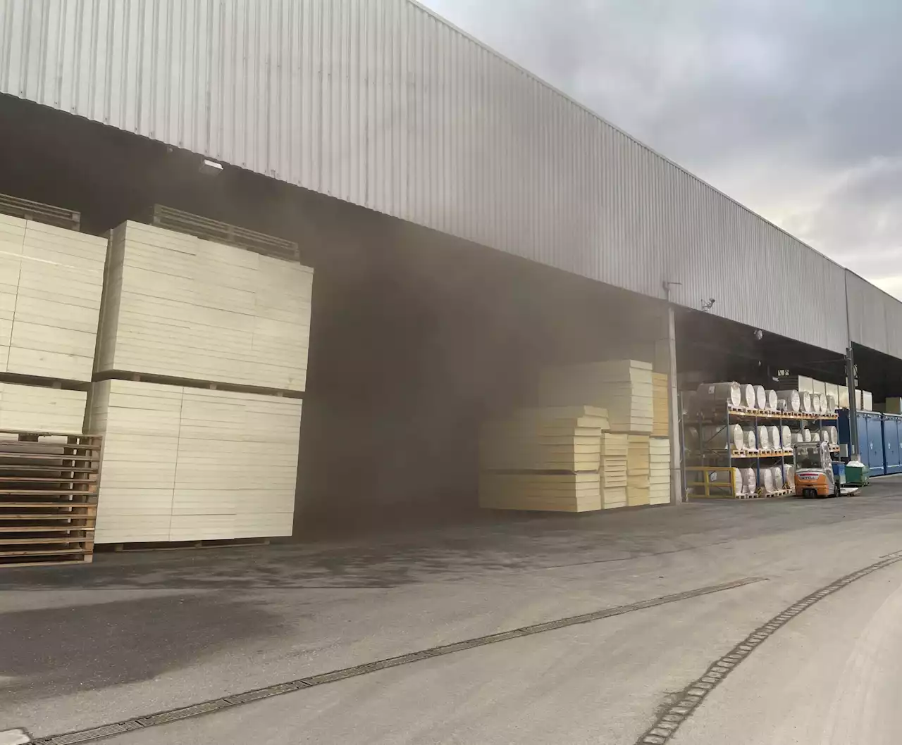 Boswil AG: Brand in Industriegebäude – eine Person verletzt