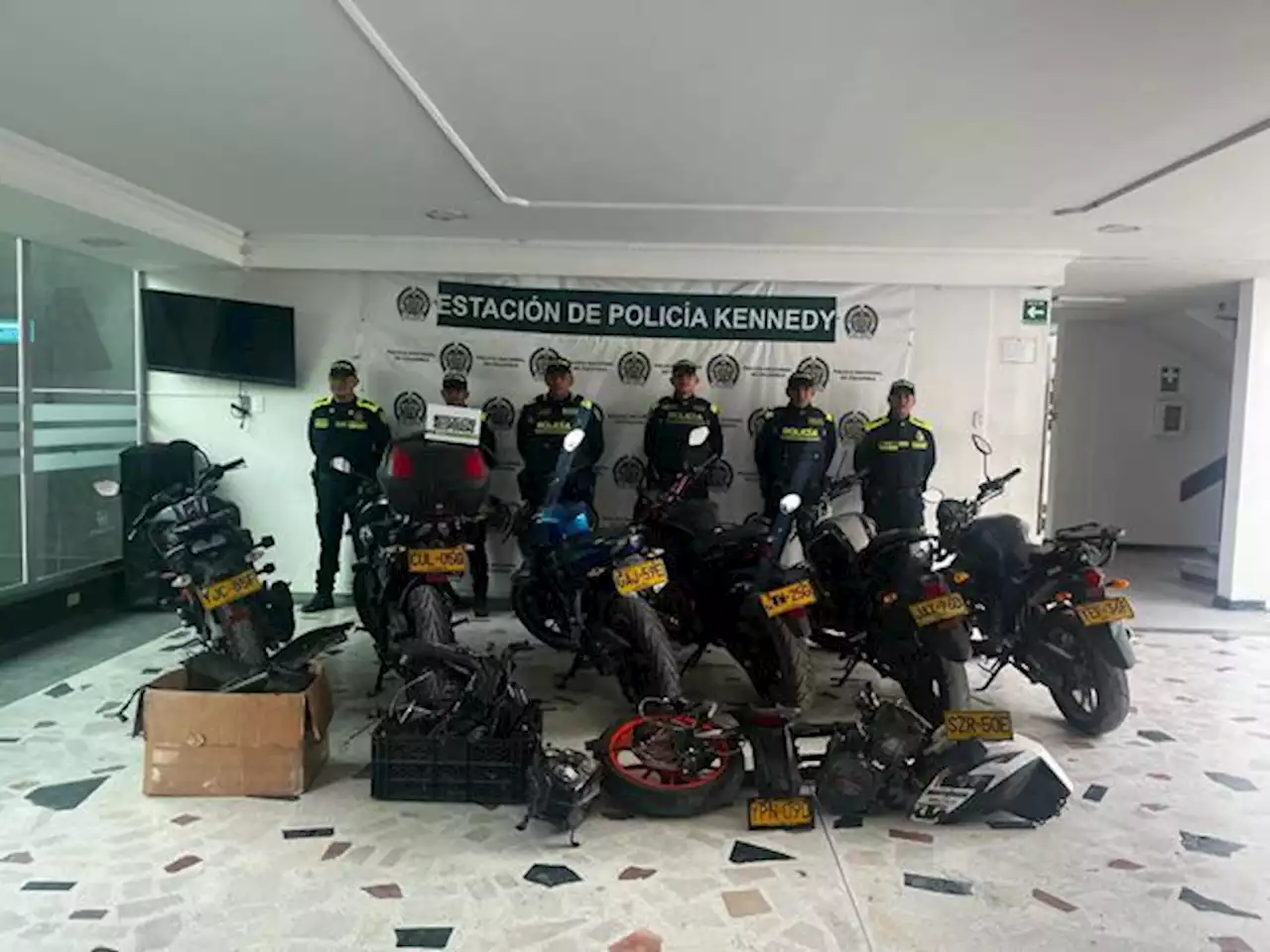 Descubren desguazadero de vehículos en Bogotá: recuperan seis motos robadas y autopartes - Pulzo