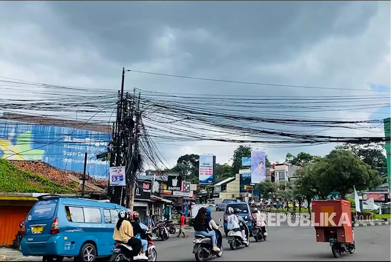 Pemkot Bogor akan Tertibkan Kabel Semrawut |Republika Online