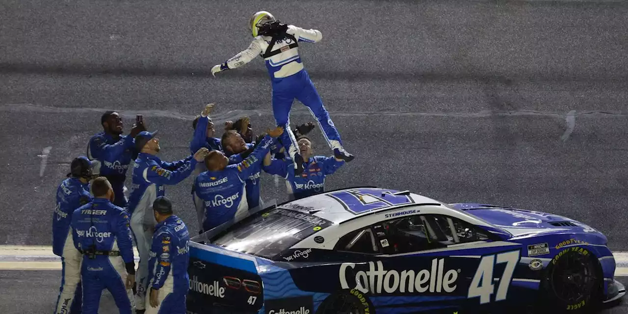 Ricky Stenhouse Jr. Wins Daytona 500 After Late Wreck