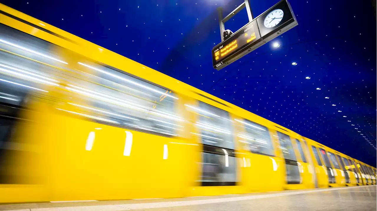 BVG startet Umstieg auf neues Tarif-Angebot: Deutschlandticket oder Umweltkarte? Diese Vorteile bringen Berlinern die Abo-Modelle