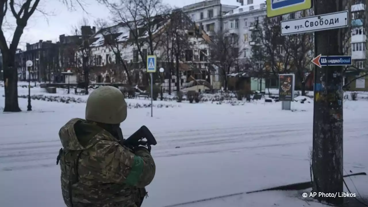 В ДНР считают, что ВСУ 'вцепились' в Артемовск из-за плохого укрепления других территорий