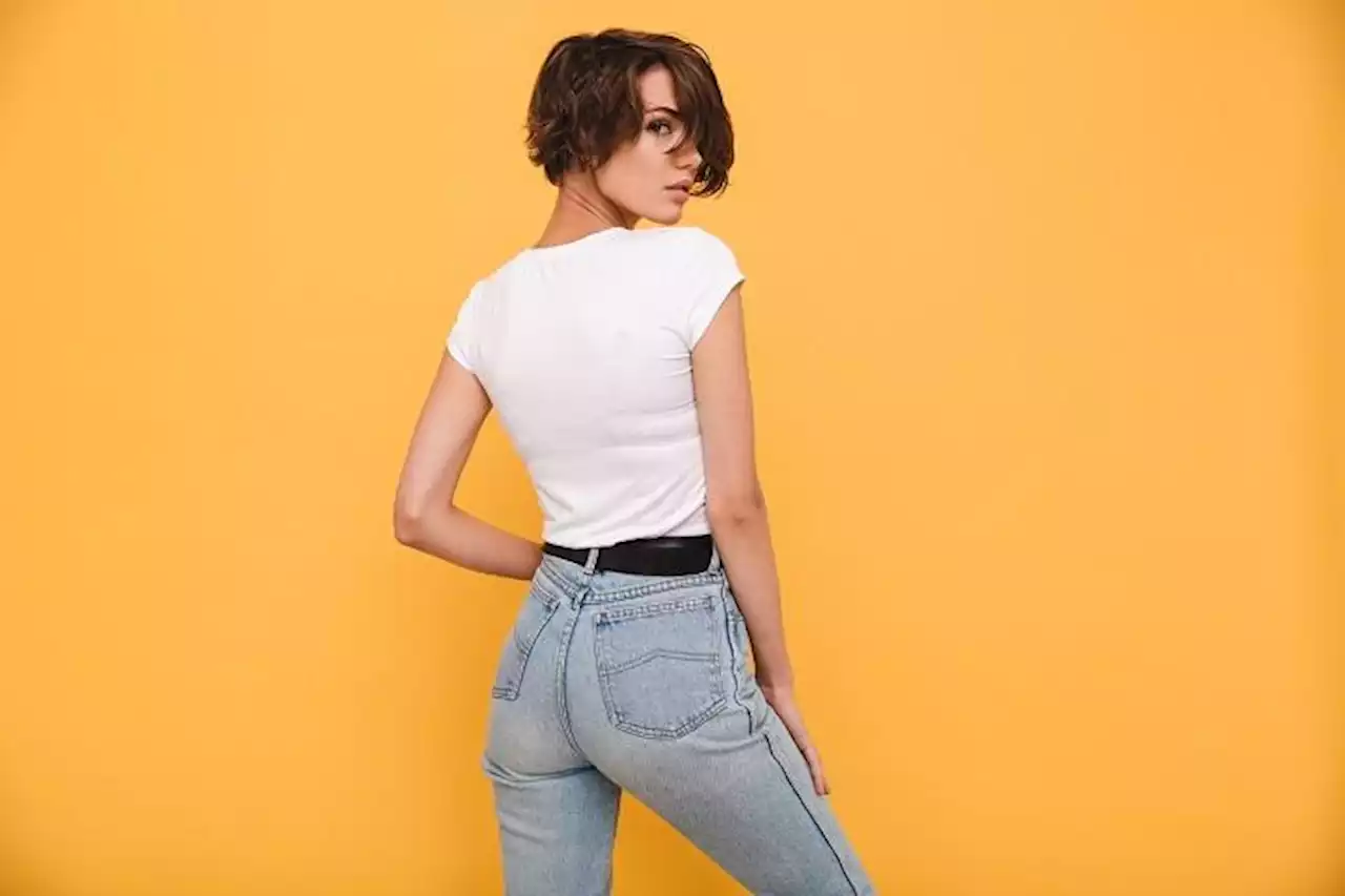 7 Kiat Padu Padan Jeans Basic supaya Penampilan Lebih Kece