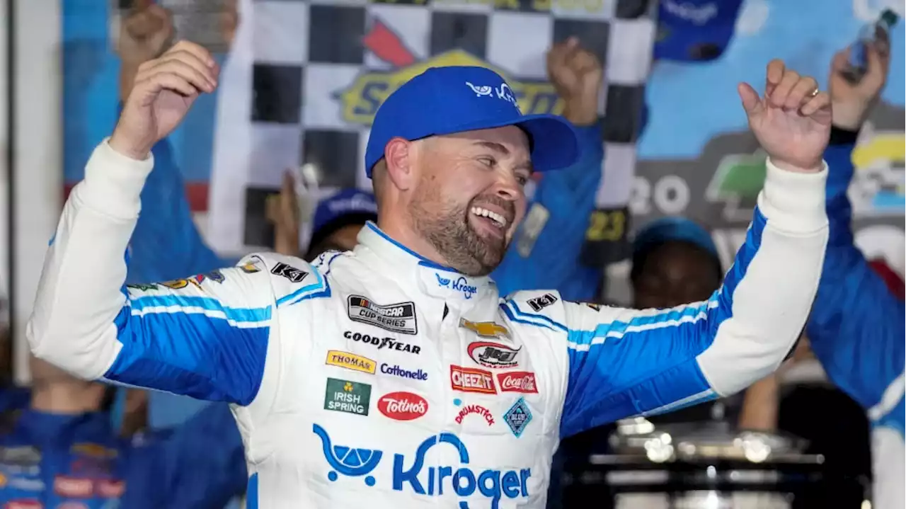 Ricky Stenhouse Jr. wins longest Daytona 500 in history - Autoblog