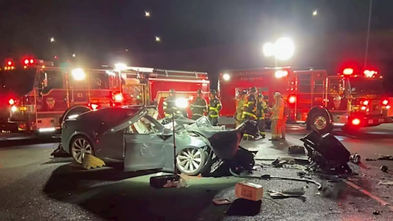 Tesla driver killed after plowing into firetruck on freeway - Autoblog