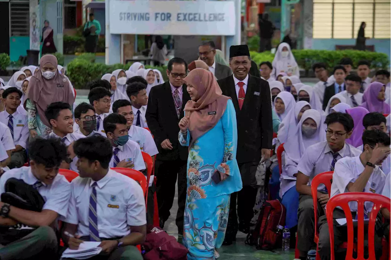 Menteri Pendidikan beri semangat kepada pelajar SPM