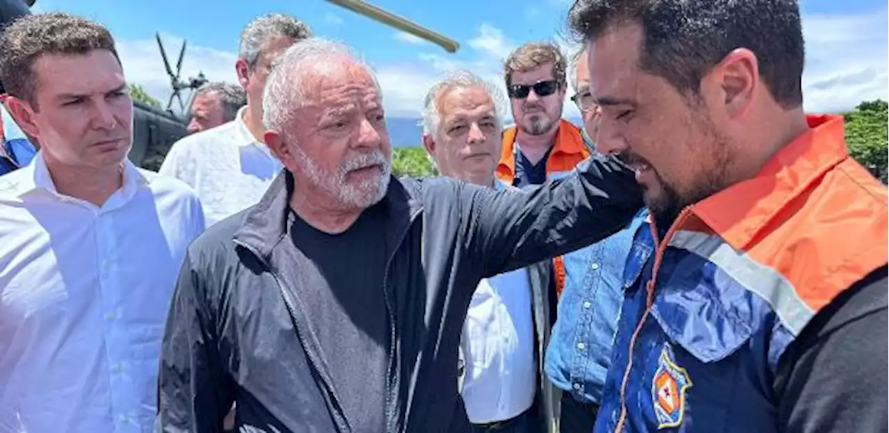 Com Lula, Tarcísio pede a turistas que não voltem de São Sebastião agora