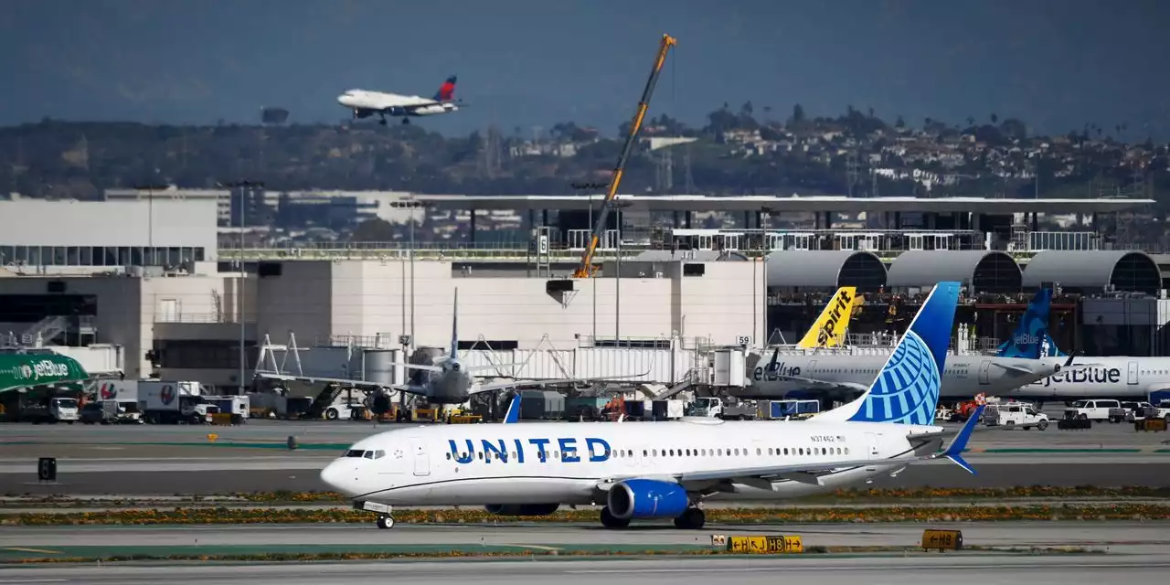 United Airlines to Ease Family Seating Fees