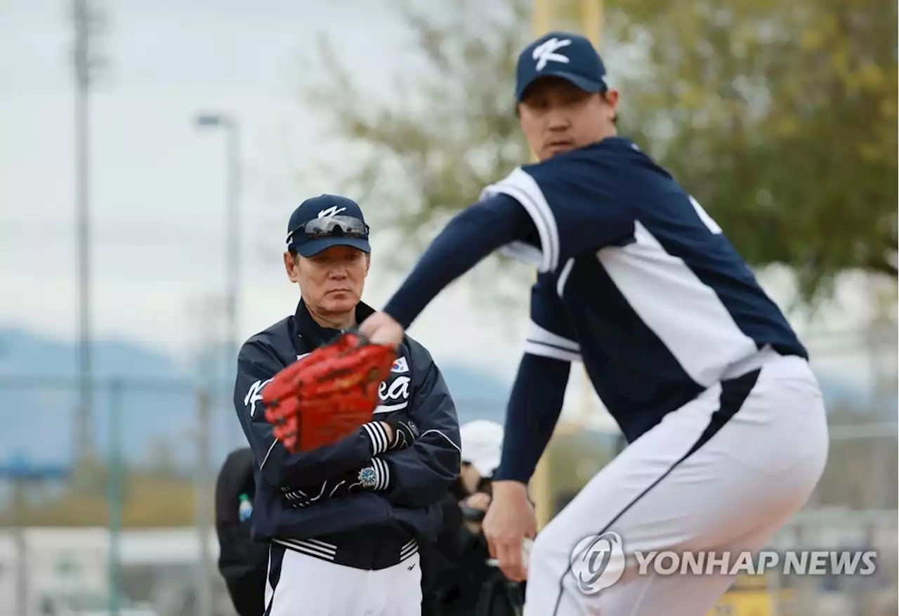 [WBC 캠프] 평가전 2연승 이강철 감독 '투수들 귀국 전 컨디션 올라와야' | 연합뉴스