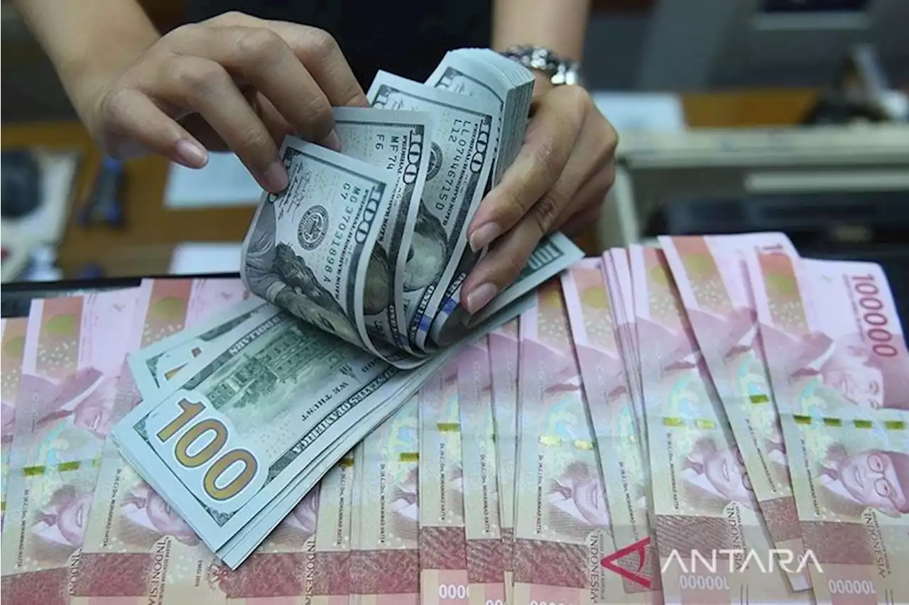 Rupiah melemah seiring pasar cermati kebijakan Fed