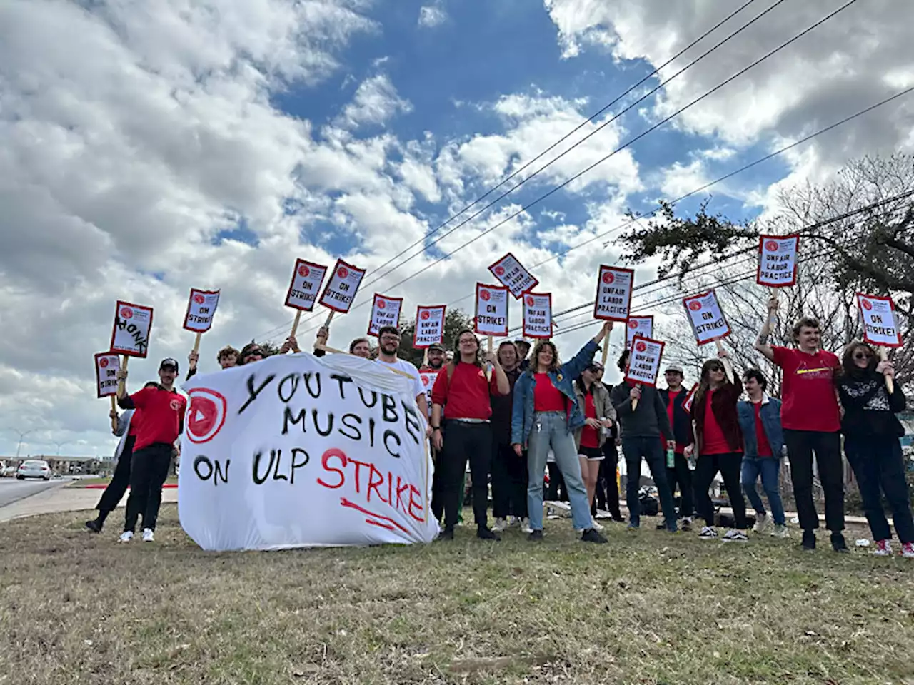 Bernie, Casar Lend Support to YouTube Staff on Strike