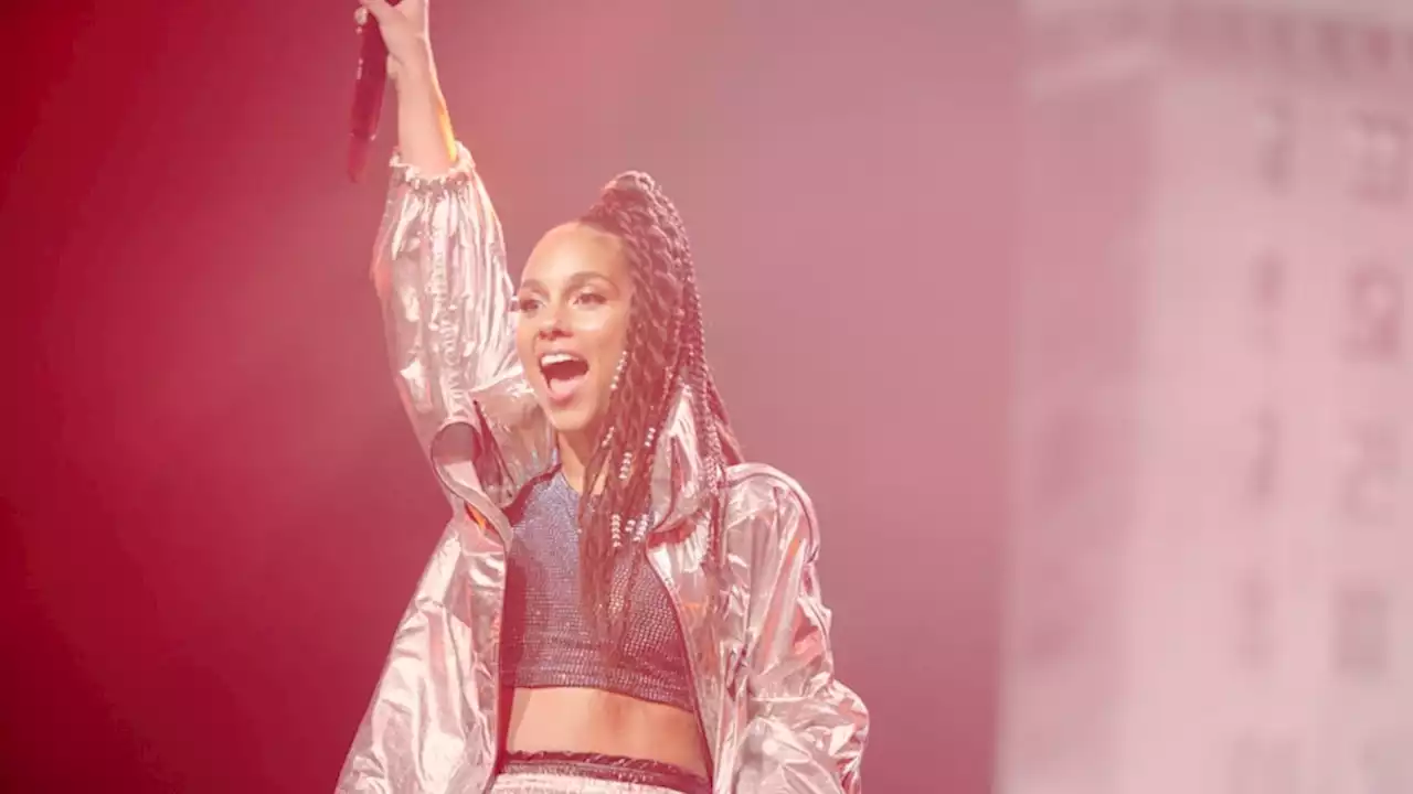 Alicia Keys Sang Live To A Crowd Of Thousands At Moncler’s Immersive Genius Presentation In London