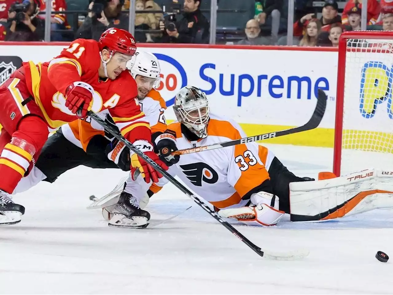 SNAPSHOTS: Flames rally but still find a way to lose to Flyers