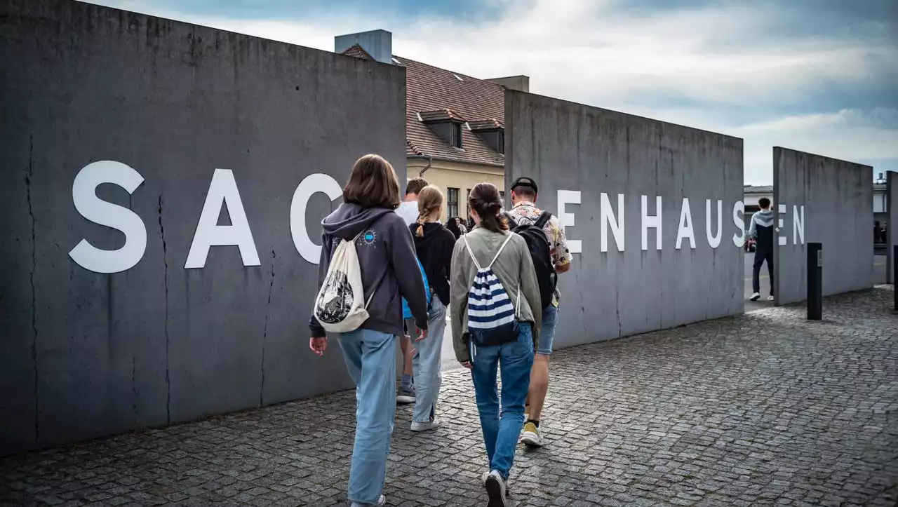 Nationalsozialismus in Deutschland: Hälfte der Jugendlichen kann nicht genau benennen, wann die Nazizeit war