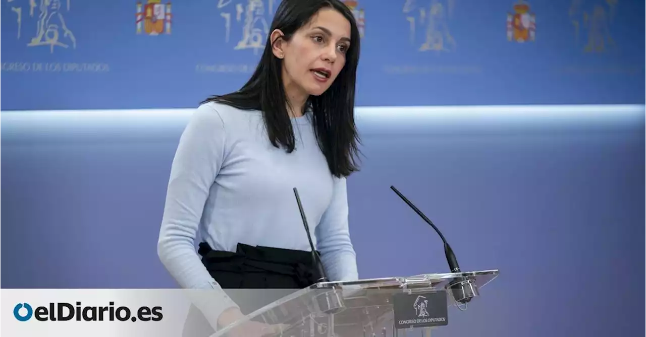 Ciudadanos protesta ante Batet porque la portavoz de Junts mueve la bandera española durante su comparecencia en el Congreso