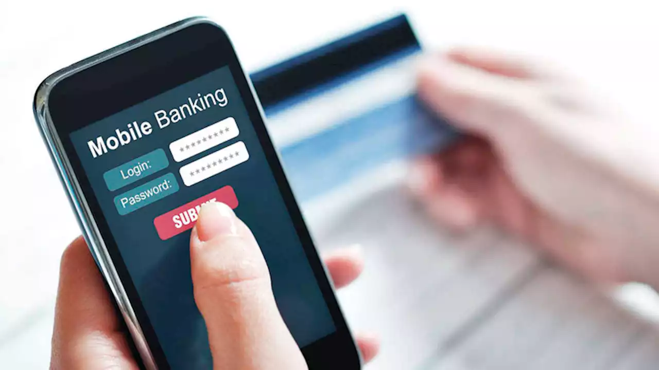 بنوك تعتزم خفض وتعديل رسوم التحويلات المالية داخل الدولة أبريل المقبل