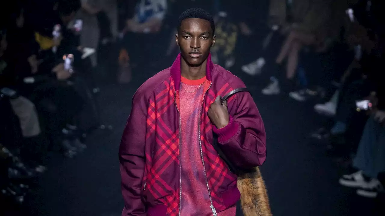 Retour sur les grands débuts excentriques de Daniel Lee chez Burberry à Londres