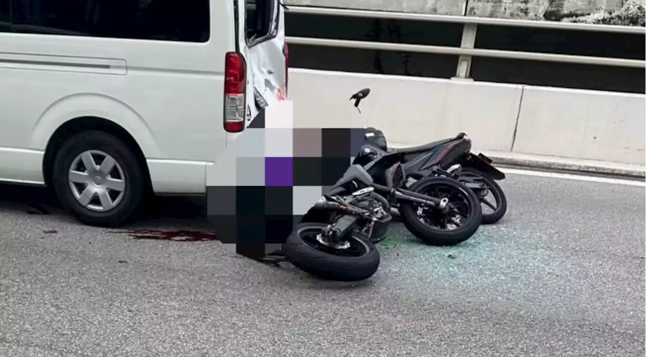 26-year-old woman dies in TPE collision involving minibus - Singapore News