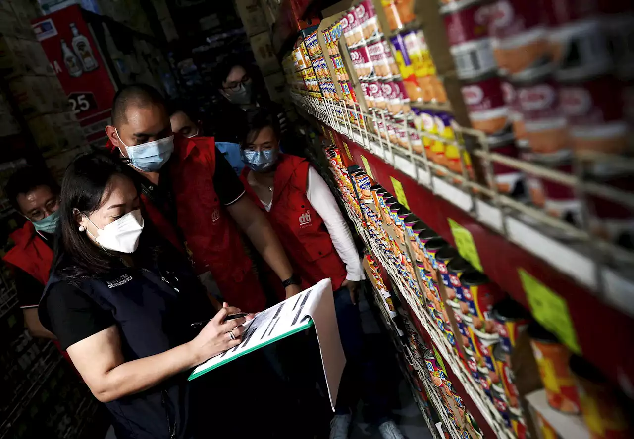 MMDA, San Juan, DTI conduct SRP compliance check in public market