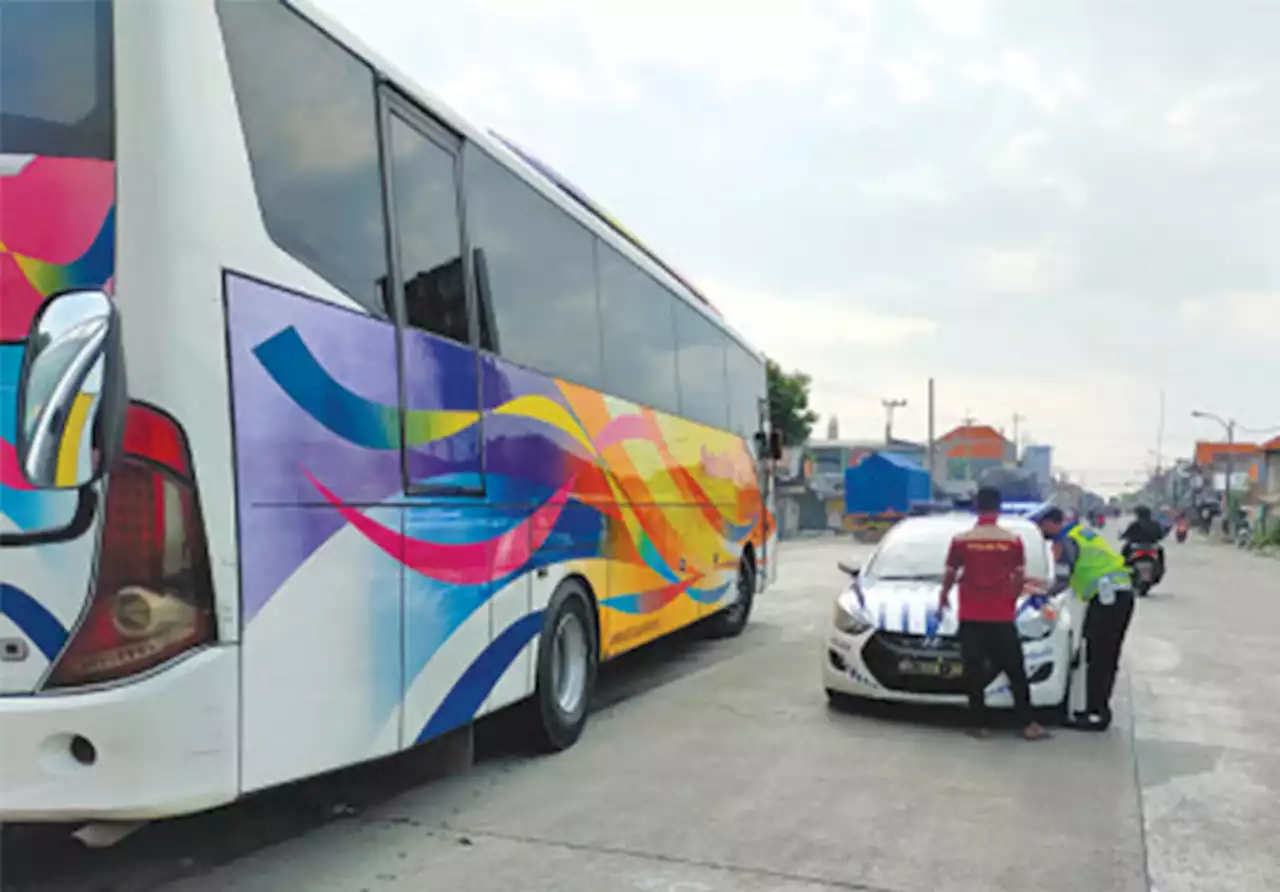 Jalan Duduksampayen Sering Macet, Bus-Bus Ngeblong, Jangan Kasih Ampun