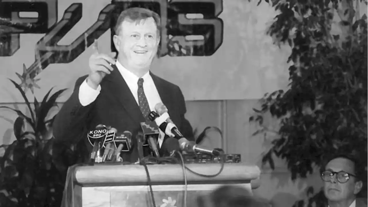 Tributes pour in honoring life, legacy of Red McCombs