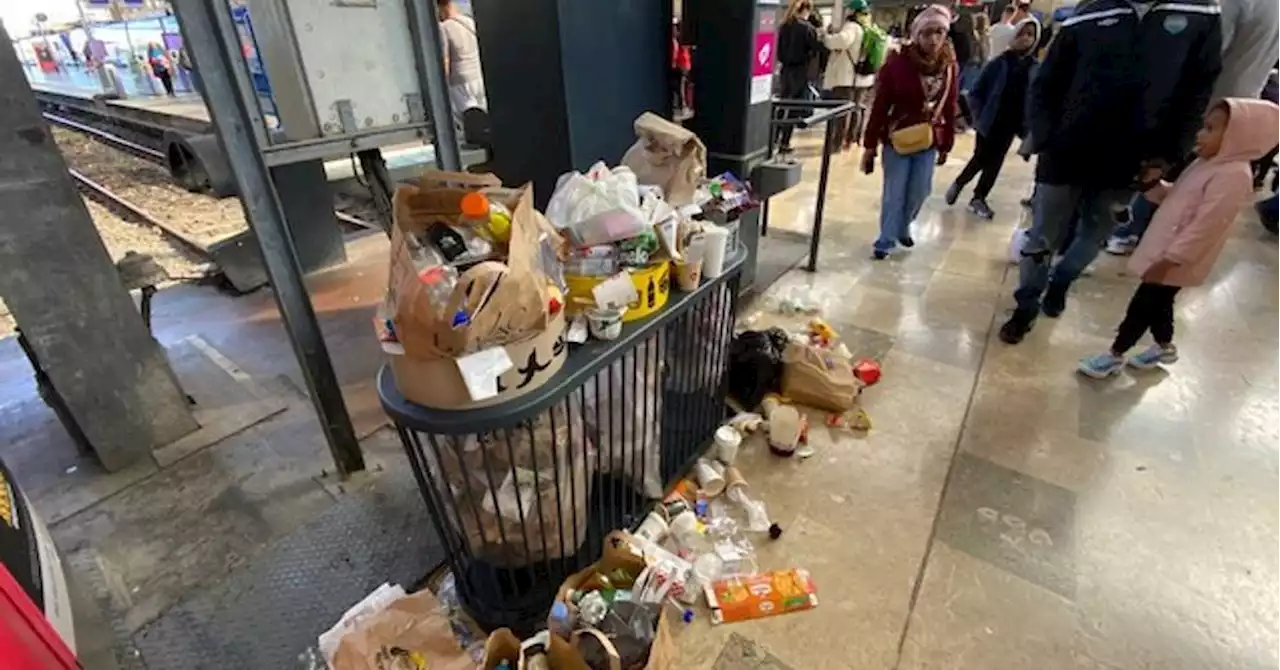 Décryptage : pourquoi les poubelles s'amoncellent à la gare Saint-Charles de Marseille