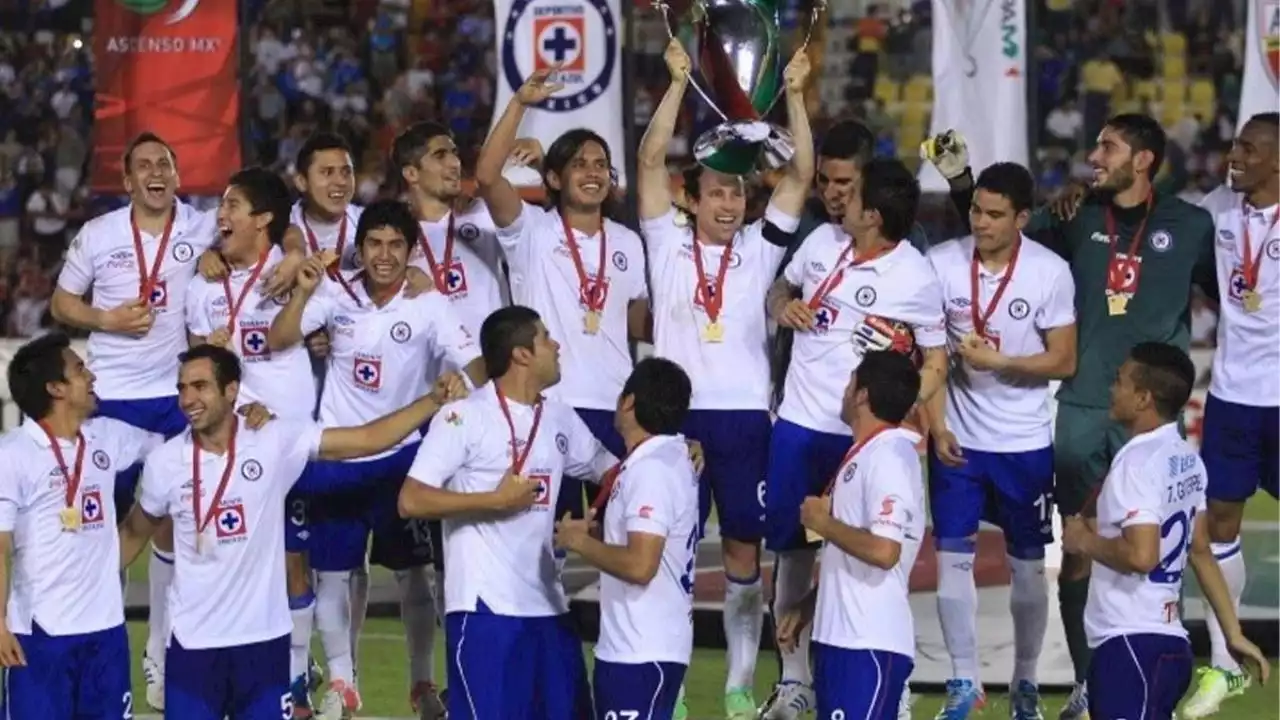 Cruz Azul: Histórico canterano se recibió como Director técnico