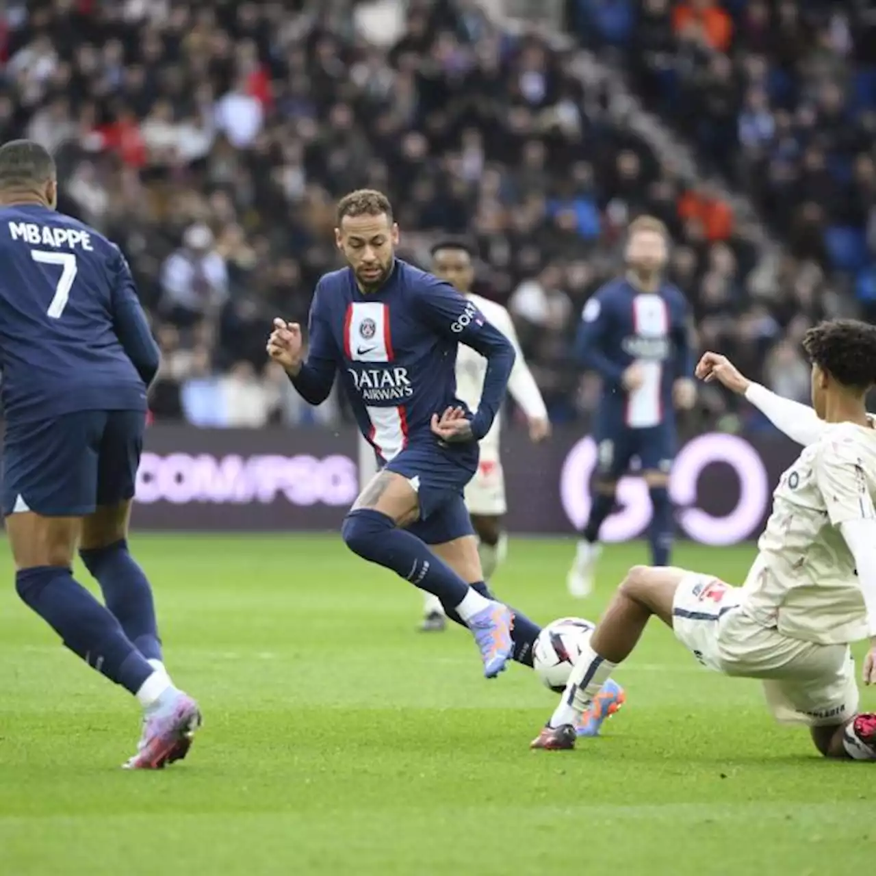 Neymar, le Bayern Munich et un contrat jusqu'en 2027 avec le PSG dans le viseur